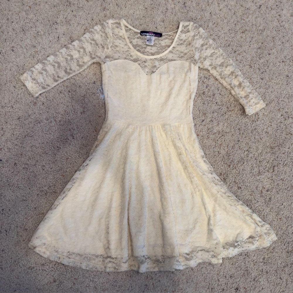 Urban Love‎ Women's Lace Dress, Ivory Color, Size Small. Excellent Condition